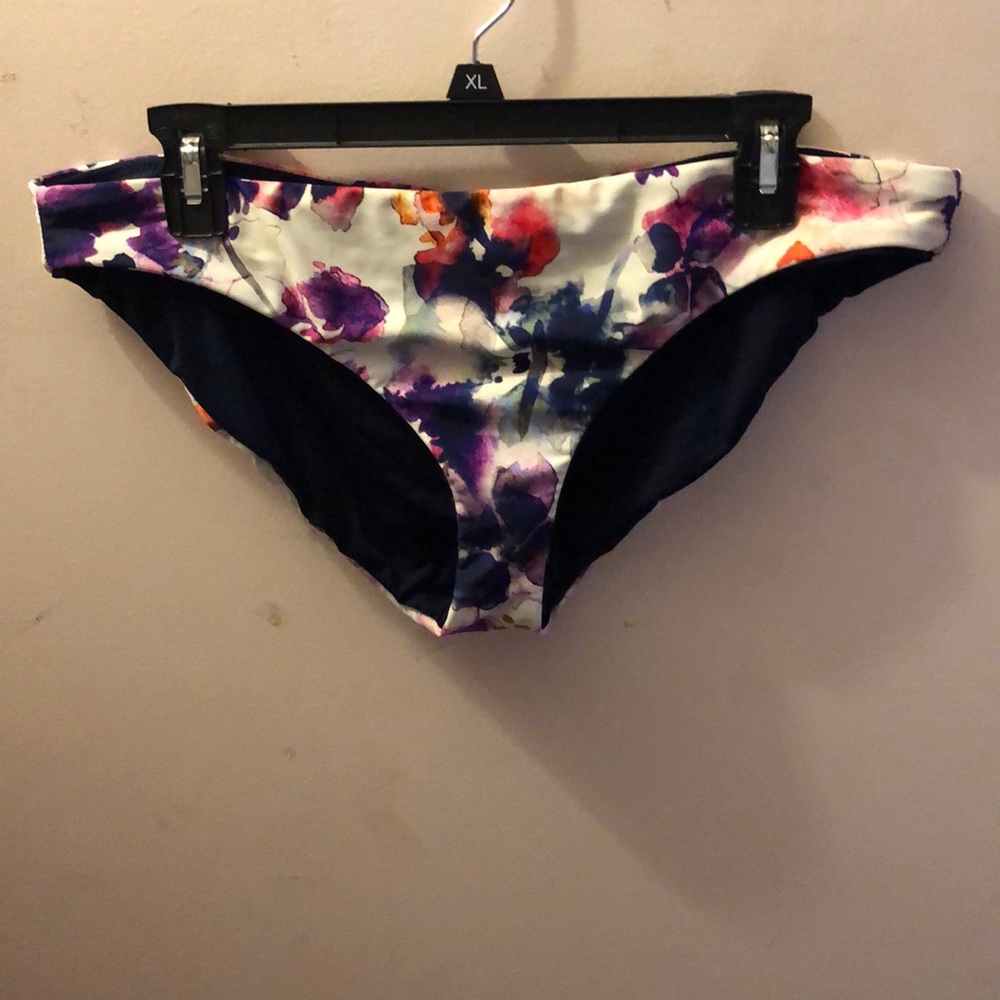 Athleta Watercolor reversible swimsuit bottoms